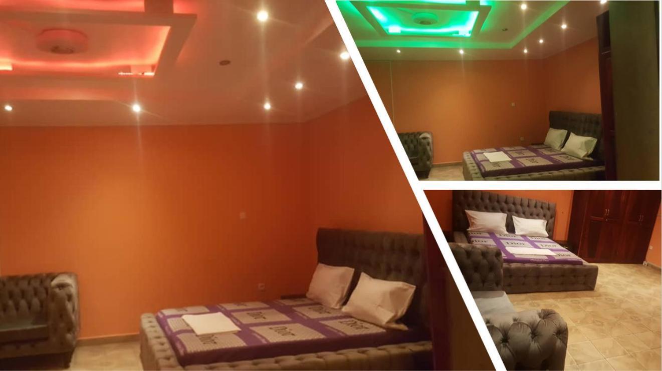 Cave Royale - Chambres-Studios-Apparts Meubles - Logpom Hopithal Des Soeurs Apres Camara Laye Douala Bagian luar foto