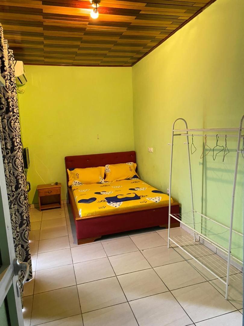 Cave Royale - Chambres-Studios-Apparts Meubles - Logpom Hopithal Des Soeurs Apres Camara Laye Douala Bagian luar foto