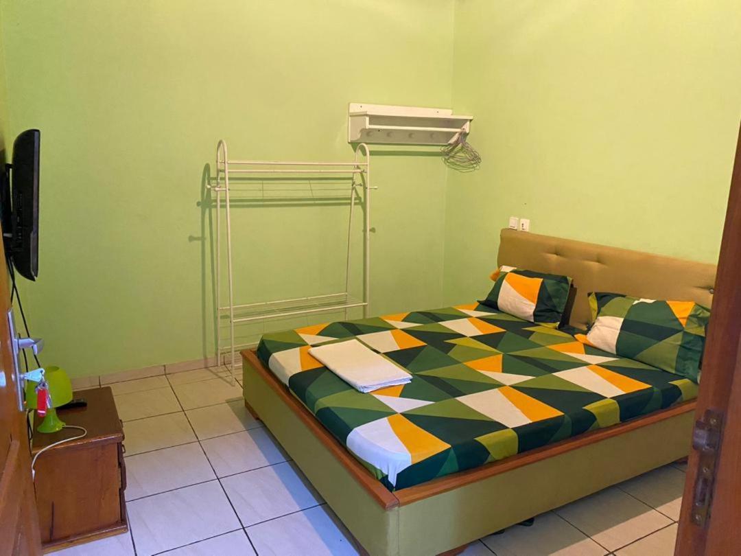 Cave Royale - Chambres-Studios-Apparts Meubles - Logpom Hopithal Des Soeurs Apres Camara Laye Douala Bagian luar foto
